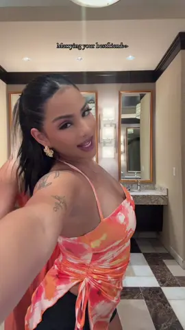 A post by @fabianahdz on TikTok caption: #wlw 