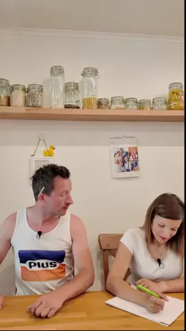A post by @marcelkay on TikTok caption: Lifehack für eine glückliche Beziehung 🤣 Uwe ausse 90er ist so einfühlsam.  #90er #couple 