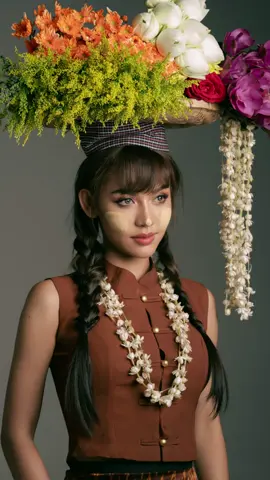 A post by @me_kansuda on TikTok caption: မြန်မာလူမျိုးတို့၏ ရိုးရာယဉ်ကျေးမှူ 🇲🇲 VDO : TopTaps Eiei photo : Kibom Sattawat makeup: Chatchai Wongchai hair Chiew Pachara costume Yeing Lao Phoung #mekansuda #มีมีกัลย์สุดา #eieiaunghtunt 