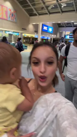 A post by @the.noelanik on TikTok caption: See you in Hawaii ! 🫶🏼 #teenmom #travel 