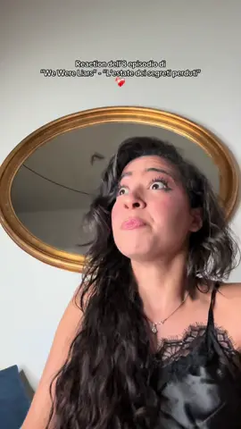 A post by @chaimaacherbal on TikTok caption: VI PREGO, ho bisogno di parlarne con qualcuno.  Volete piangere tutte le lacrime che avete nel corpo? Guardatela e tornate qui. 😭😭 #wewereliars #lestatedeisegretiperduti #serietv #davedere #cinema 