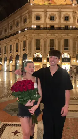 A post by @mura0201 on TikTok caption: 🌹🫢