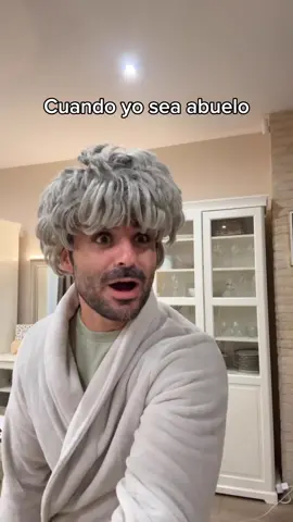 A post by @nachter on TikTok caption: #humor #abuela 