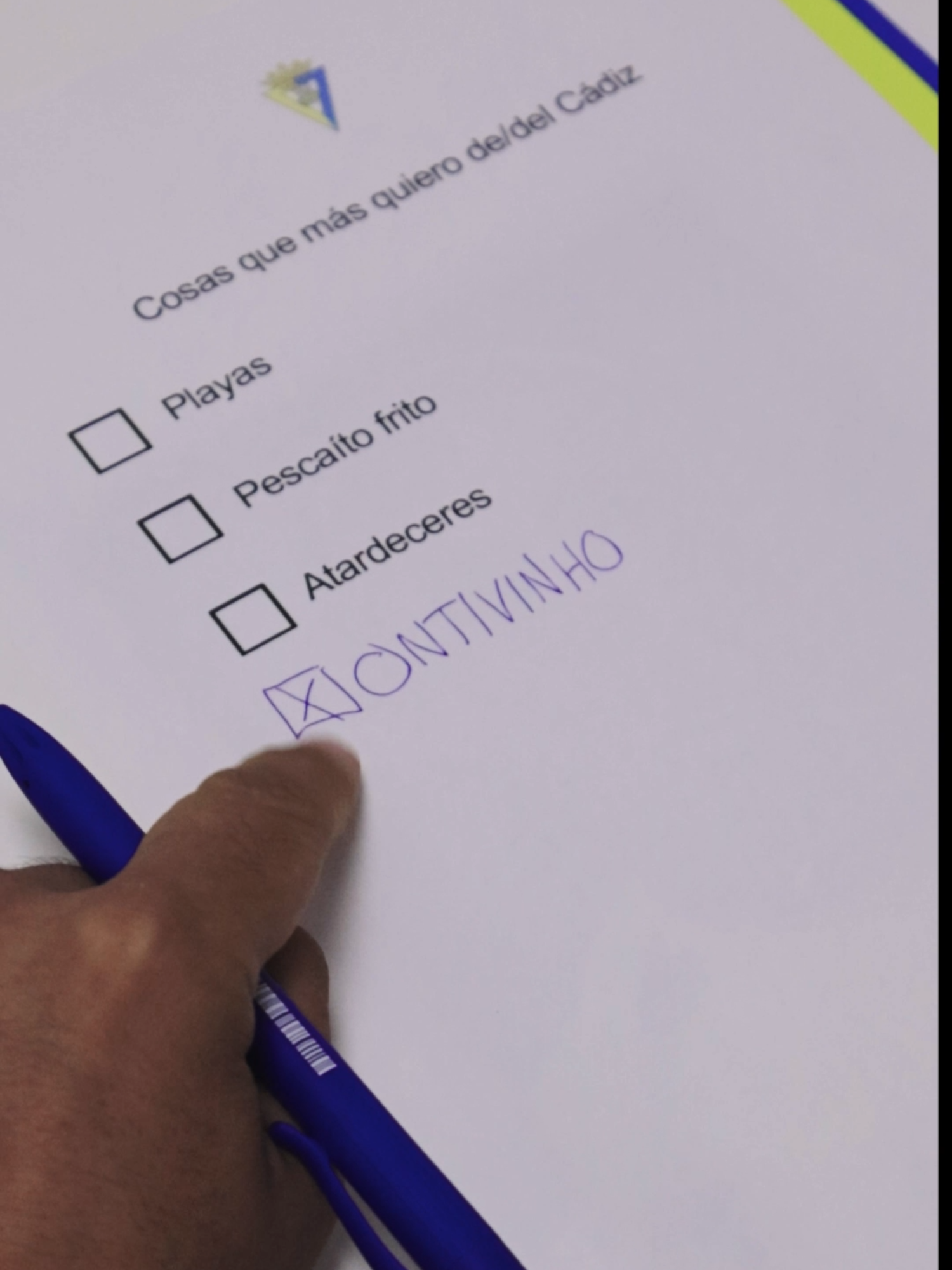 A post by @cadizclubdefutbol on TikTok caption: ✍️😎 𝐎𝐧𝐭𝐢𝐯𝐢𝐧𝐡𝐨 No importa cuando leas esto. Siempre es la opción #LALIGA #cádizcf #laligahypermotion #tiktokfootball #ontiveros #JavierOntiveros