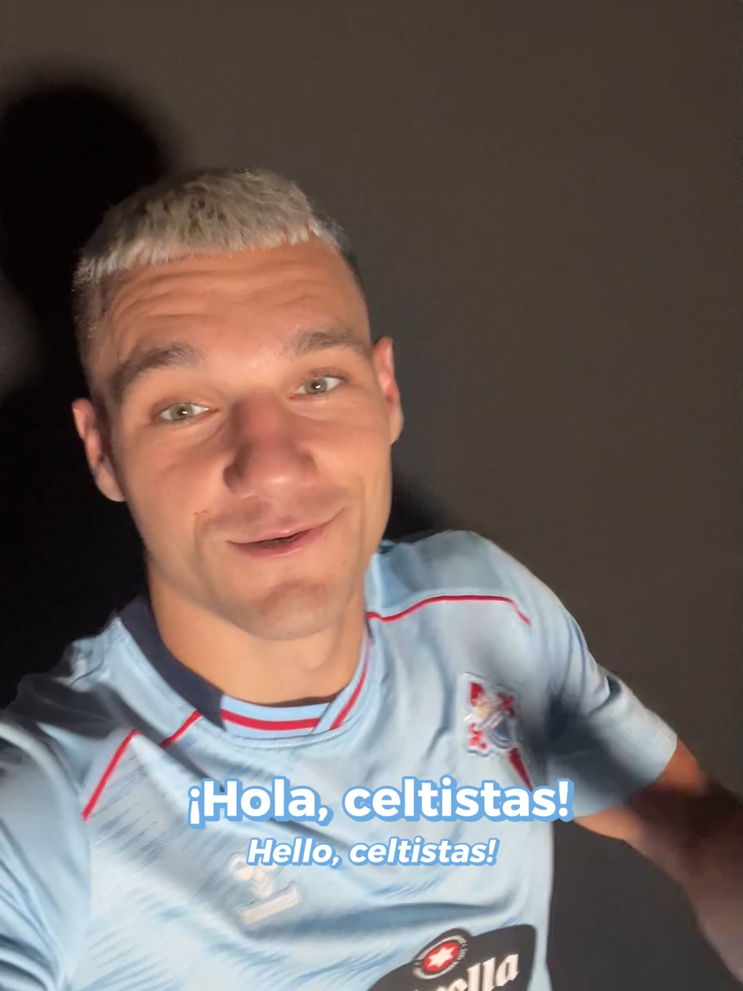 A post by @rccelta on TikTok caption: Celtistas, Feran Jutgla tiene un mensaje para vosotros 🤳 #RCCelta #FerranJutgla #fichaje #TikTokFootballAcademy #DeportesEnTikTok #Jutgla #Ferran
