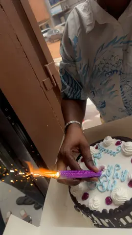 A post by @chefdegrinmajolie on TikTok caption: happy birthday Neka @Aya Make Up💄❤️ 🎂
