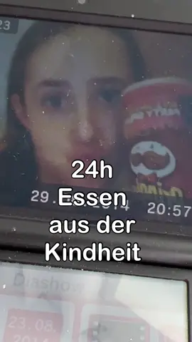 A post by @jessiebluegrey on TikTok caption: 🥤anzeige Eine Sache mache ich seit dem Ich ein Kind bin…JEDEN TAG aus der gleichen Wasserflasche trinken, sonst macht Wasser trinken kein Spaß @airup #airup #denkneutrinkneu