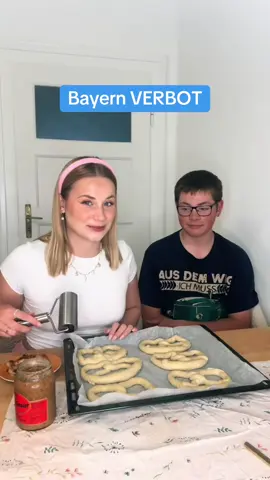 A post by @bayerischerfreak on TikTok caption: #Stitch mit @Teresa✨  oh leg #bayerisch #münchen #bayern #bayerischerwald #fry #dorfkinder #oida #passau #dialekt 