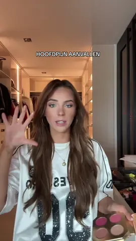 A post by @lynnhermanussen on TikTok caption: Meer vrouwen die pre eclampsie hebben gehad en hoofdpijn aanvallen hebben?😩