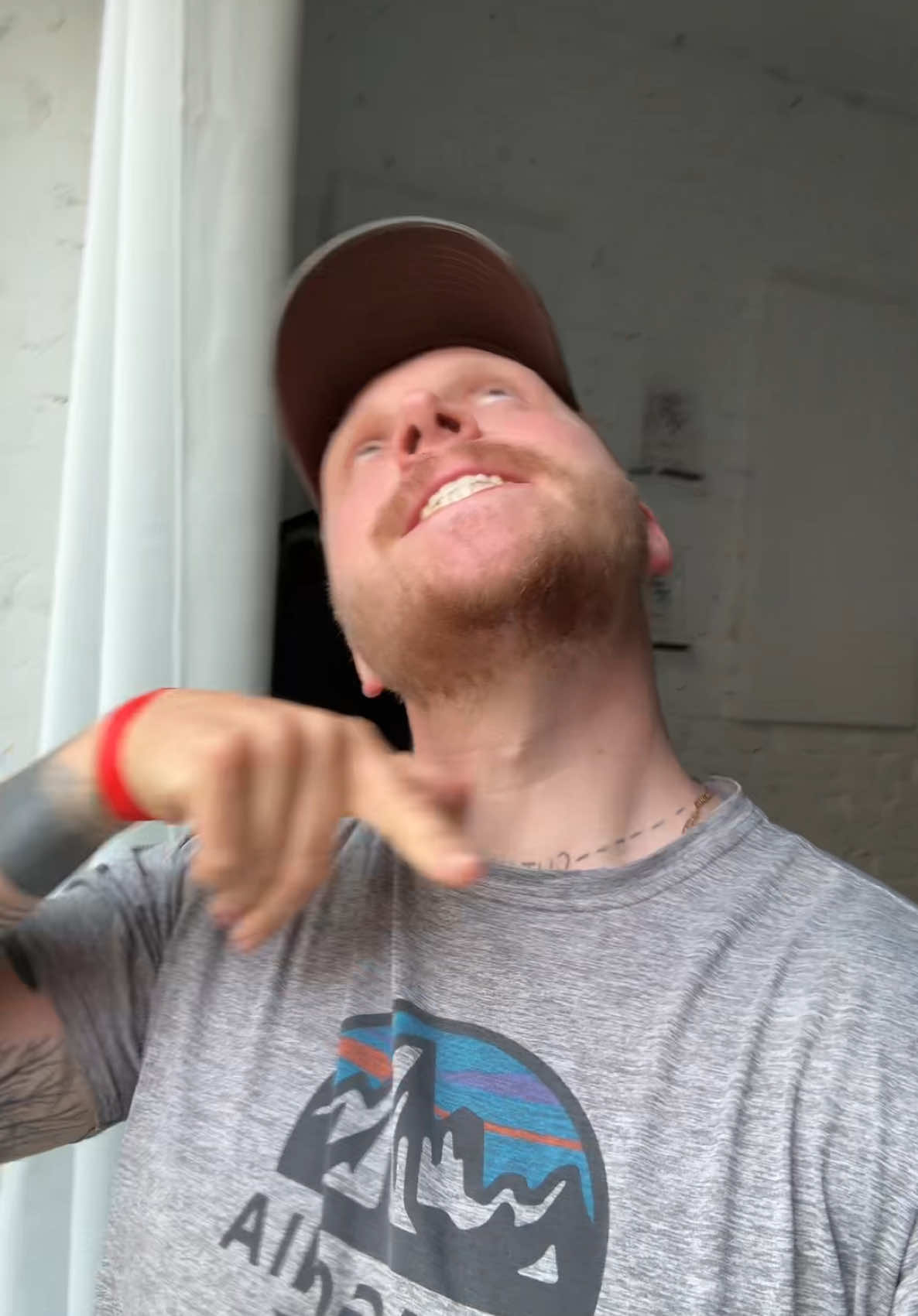 A post by @finch_offiziell on TikTok caption: Wir sind die Kinder vom Süderhof 🥲🥲🥲 #maercheninasozial #fyy 