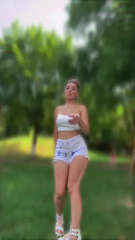 A post by @criss.cristina23 on TikTok caption: #pageforyou_🔥 