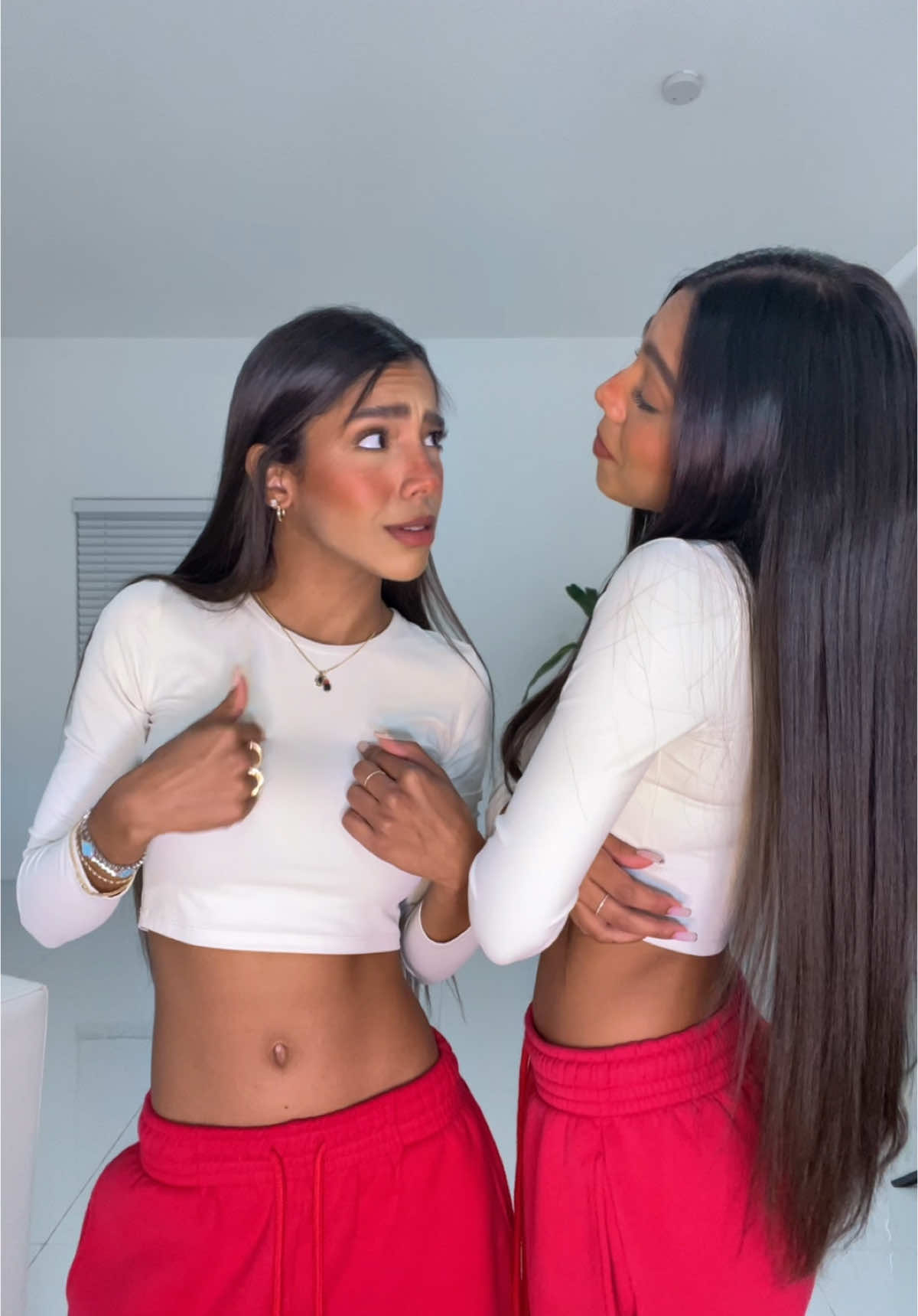 A post by @pedraza_twins17 on TikTok caption: 🙃❤️ #foryou #parati #fyp ig-pedraza_twin 