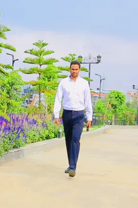 A post by @bisle_1 on TikTok caption: Guntu ha iska hadashee gobtu maxay leedahay? @@𝗪𝗔𝗔𝗤☘︎𝗪𝗔𝗔𝗤☘︎𝗧𝗩🐪  @𝐒𝐇𝐀𝐁𝐄𝐄𝐋 @New live recording 