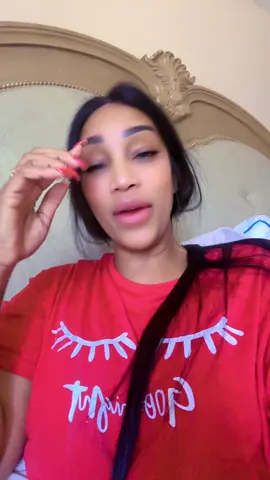 A post by @labellachanell on TikTok caption: En oración mujeres 