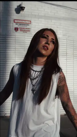 A post by @kamikehoe on TikTok caption: now I cant feel a thing … #NewMusic #altrock #kandy 