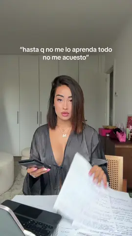 A post by @_riverss_ on TikTok caption: Mi vida de estudiante literal JAJAJAJAJJ @elgmanreyes 🙂‍↔️🫶🏼