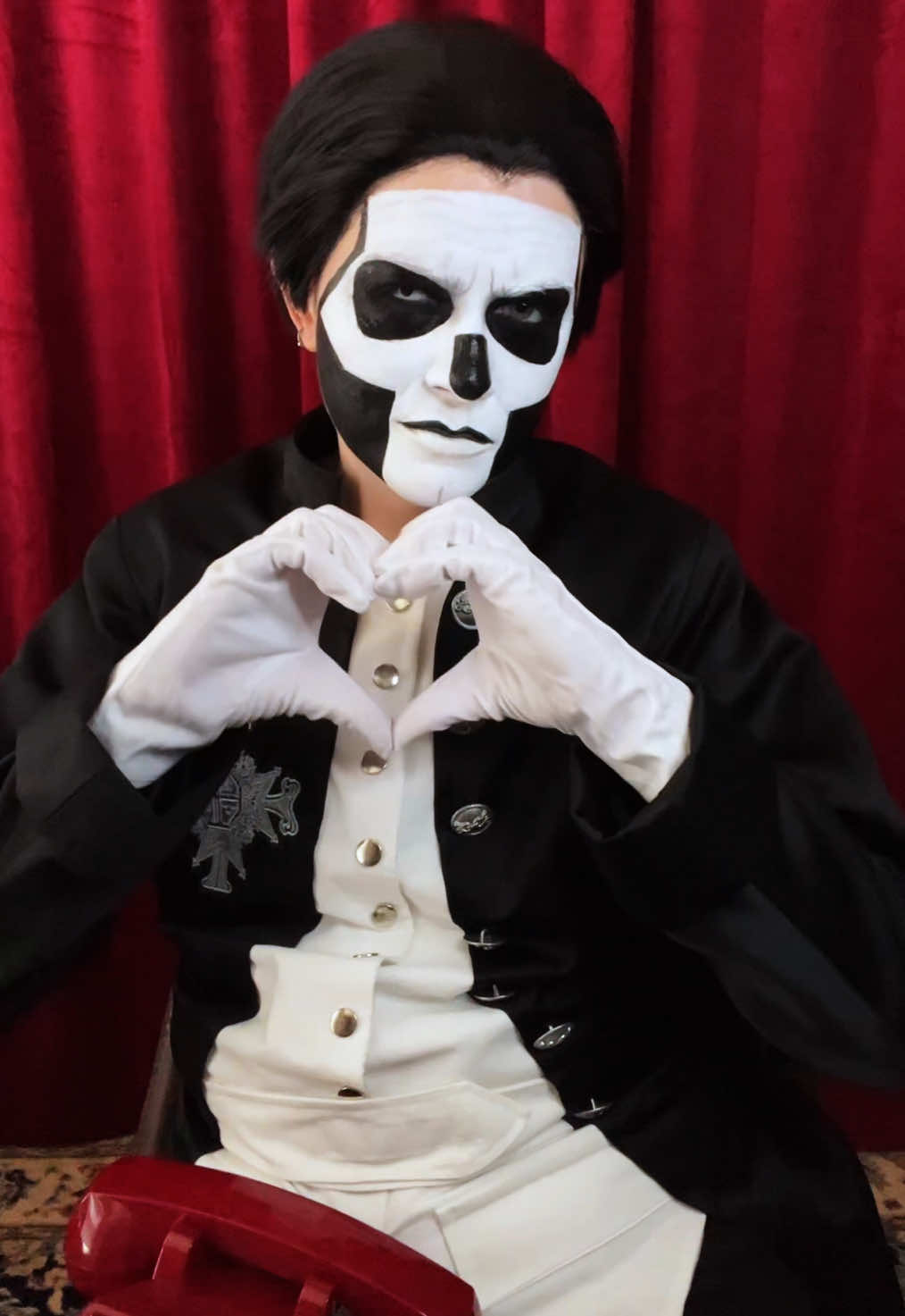 A post by @hallowed_be_thy_username on TikTok caption: Replying to @dinars 😘 #thebandghost #thebandghostcosplay #ghostbc #ghostband #papaemeritus #papaemeritusiii #papaemeritusiiicosplay #Cosplay #ministryhotline 