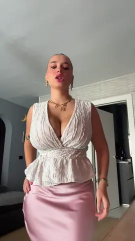 A post by @andreafernandez082 on TikTok caption: pupu 