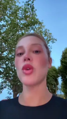 A post by @maluborgesm2 on TikTok caption: A casa de cera