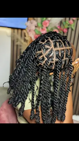 A post by @braids_bordeaux on TikTok caption: #tressebordeaux #braidsbordeaux #braidbordeaux #invisible 