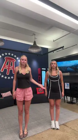 A post by @m00bie on TikTok caption: IM TALK BOUT INNNNITTTTT #dancetok @SMELLY 