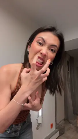 A post by @chloegervais15 on TikTok caption: kill all 🦟