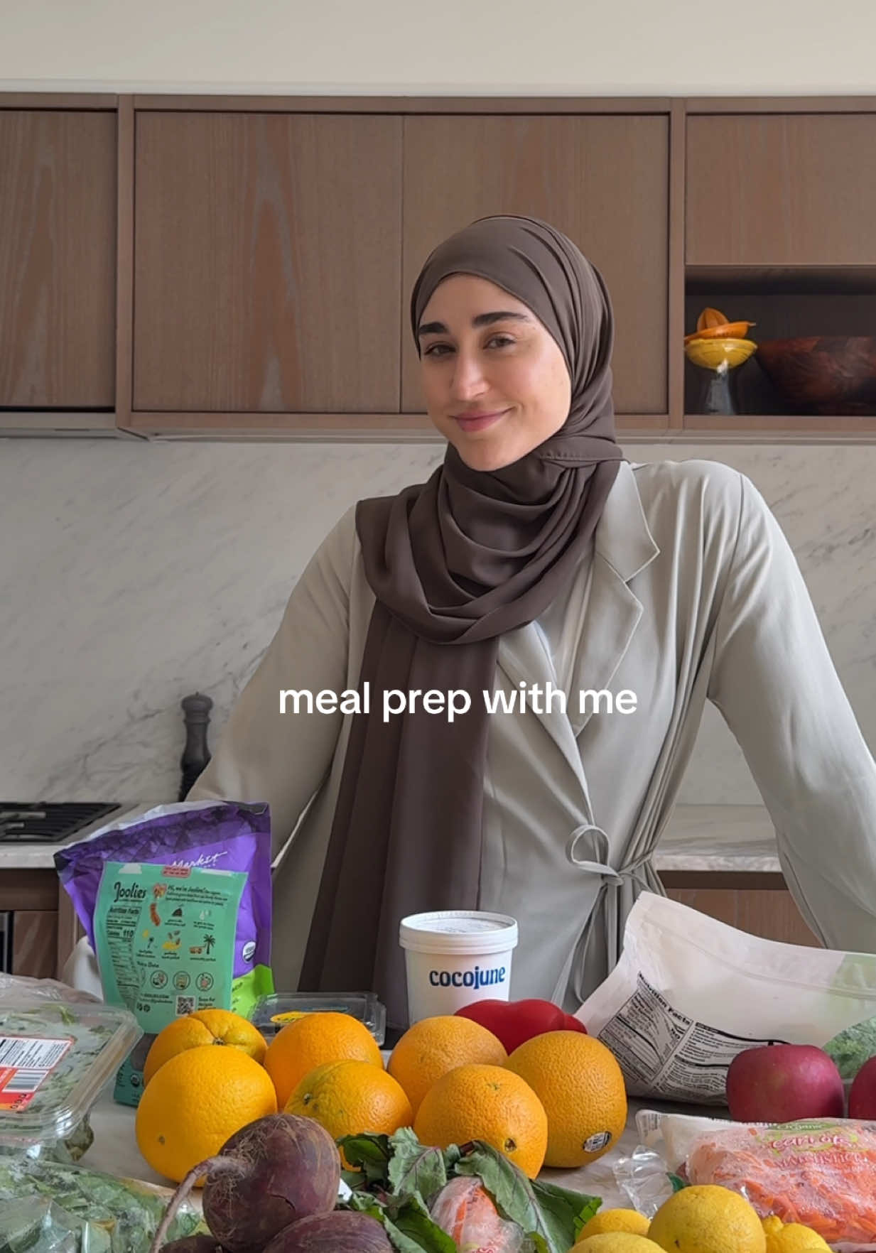 A post by @leanadeeb on TikTok caption: meal prep ft. @Bloom Nutrition energy ✨ #bloompartner 
