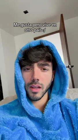 A post by @fedevigevani on TikTok caption: siempre tienen que ser de otro país