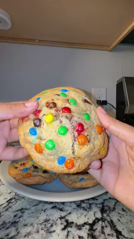 A post by @leiahwithdacamry on TikTok caption: these might be my new favorite cookies! 🍪 especially paired with a 🍓 vanilla @OLIPOP (recipe credit to @carina) #olipoppartner
