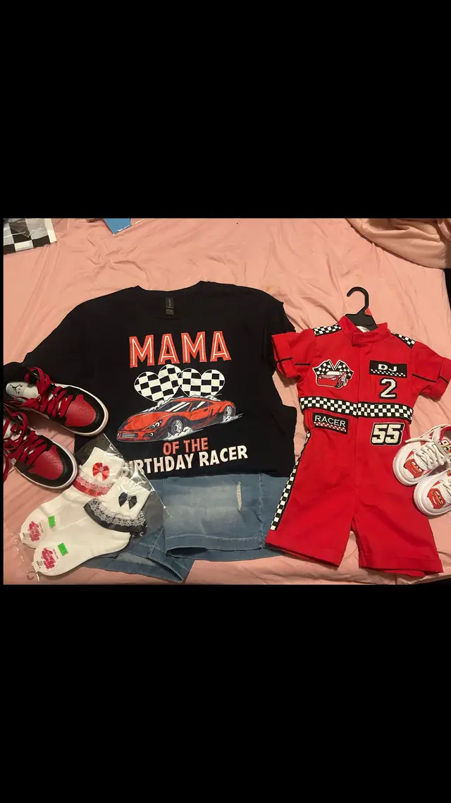 A post by @kaylakellyy0 on TikTok caption: Hey yall, which color socks?? Red or Black? 