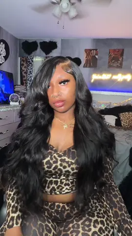 A post by @biffzy on TikTok caption: @Karlamihair @karlamihair vendor This hair is so full 😱💕4bundles 26 26 24 24 body wave hair 😍😻😻 click the shopping cart link 🔗 to purchase ‼️‼️ 