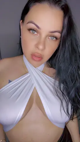A post by @lafranca69 on TikTok caption: Waoo Chimuelo me sigues dejando sin palabras 😍🥰 ufff hermoso vestido gracias x tu regalo sorpresa!!!!#fyp #amigos #gift #dresstoimpress #dress 