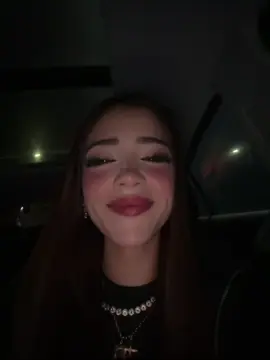 A post by @katteyes on TikTok caption: óyeme una vaina 