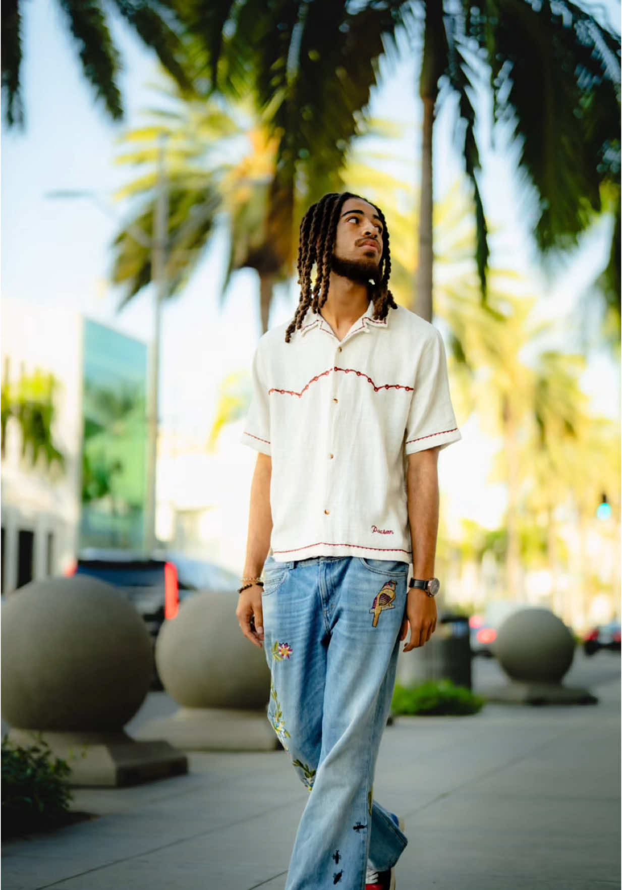 A post by @julio_nyc on TikTok caption: Walking through the streets of CA I ran into @jahree and he very kindly accepted my photos and asked me about my team and I told him I was part of the @Sony Alpha  #julio_nyc1 #streetphotography #fotografia 