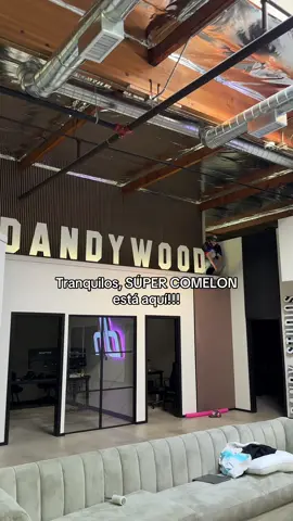 A post by @dandyhats on TikTok caption: SU SUPEROHEROE DE CONFIAZA. #dandy #dandyhats #parati #fyp #dandyhatsmx #fyp #dandyhatsmx #fypシ 