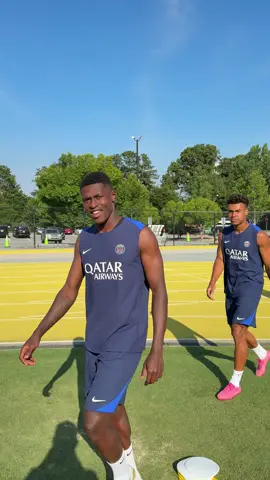 A post by @psg on TikTok caption: Que calor 🥵🤣🎶 First training in Atlanta #FIFACWC 