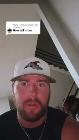 A post by @richii250 on TikTok caption: Replying to @thejakescottband jk I'm 4'9 #fyp #relatable 