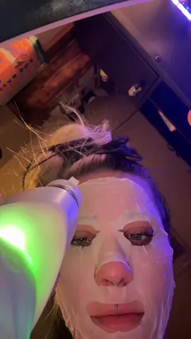A post by @vicsmokes_ on TikTok caption: 🤞🏼🙂‍↕️