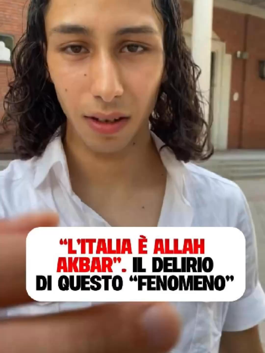 A post by @sardonesilvia on TikTok caption: Ve lo ricordate quello che aveva usato l'ambulanza come taxi? Ecco la sua nuova perla. Per lui dobbiamo rassegnarci perchè "l'Islam comanderà". #maranza #allahuakbar #islamismo