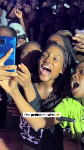 A post by @axelmerryl on TikTok caption: Les enfants là m’ont fait transpirer 😂🇧🇯  si je n’allais pas à leur fête là ils allaient pas me pardonner 😁 mais c’était trop bien ❤️ j’ai fais la 6ème et la 5eme laba 😊