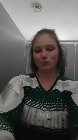 A post by @charly2106 on TikTok caption: "Every end has a new beginning." 💜💚  #cheerleading #ecc #bottrop #elite25 #realatable #sportliebe #mentalhealthawarness #MentalHealth #GymTok #cheer