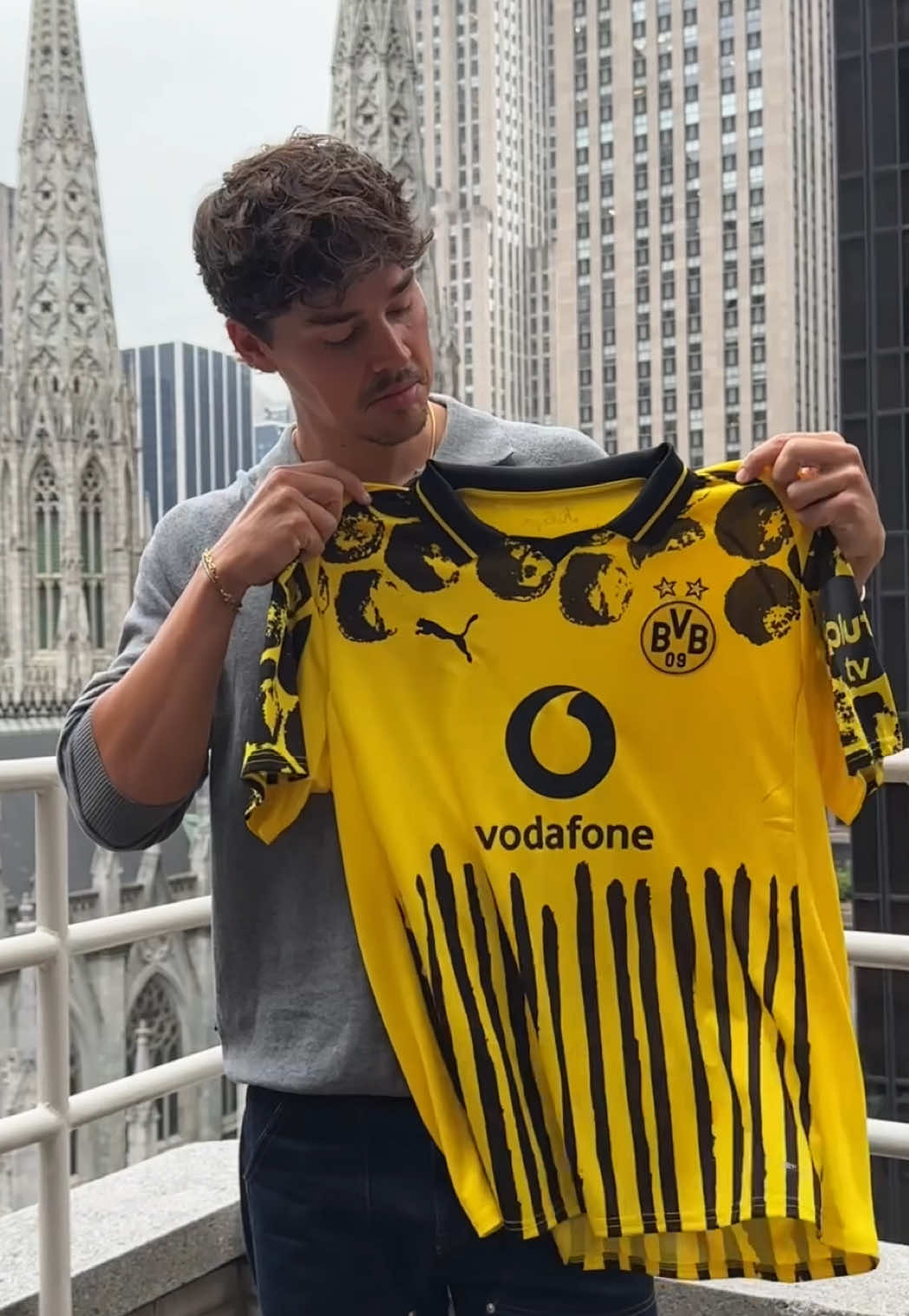 A post by @bvb on TikTok caption: Finally black on yellow! 💛 New partner, same passion: Today, our kit will feature the black Vodafone logo for the first time in the match against Ulsan HD! 🤩 #FIFACWC @vodafone_de @noah beck 