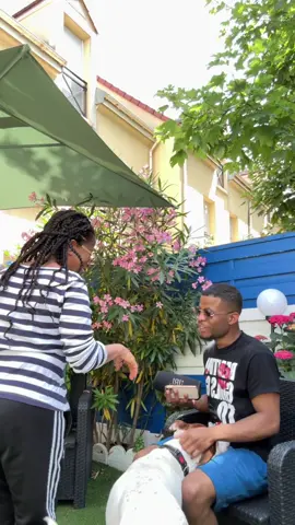 A post by @attachingboy on TikTok caption: Merci d’allez écouter mon EP « Vol 972 » 😂💗🙏🏾 