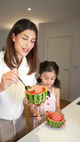 A post by @nada.alhaj on TikTok caption: ‏لازم تسمعه الجواب على آخر سؤال 😭♥️