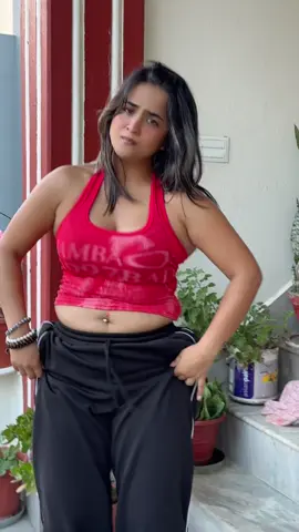 A post by @dikshya_karkii on TikTok caption: #dikshyakarki akhiyaa ladi o ladi bich bajaar