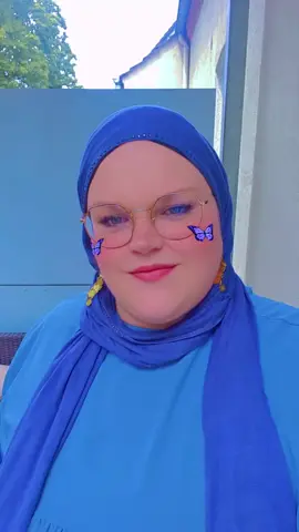 A post by @kathiemi1 on TikTok caption: SALAMALAIKUM WA RAHMATUALLAHI WA BARRAKATHU BROTHERS AND SISTER ‼️❤️💯 I LOVE EVERYONE❤️❤️❤️❤️ #hijabi #islam #happy #love #fyp🇬🇭🇩🇪💯 🕋🤲❤️