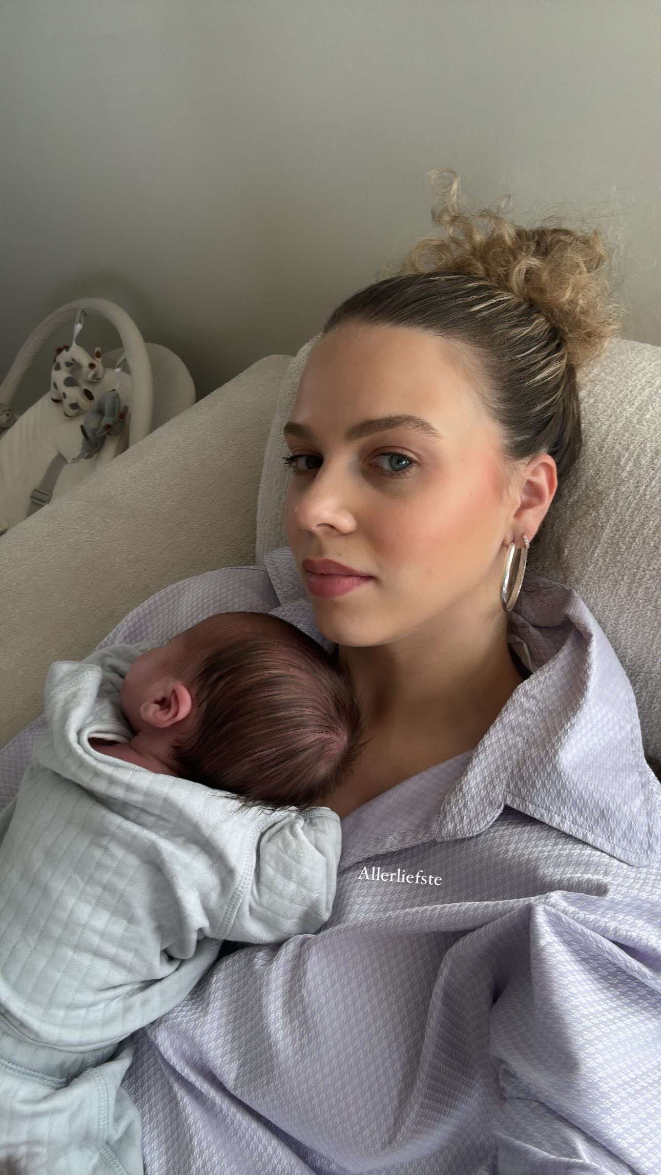 A post by @becurlybylaura on TikTok caption: Kleine update ✨🫶🏻