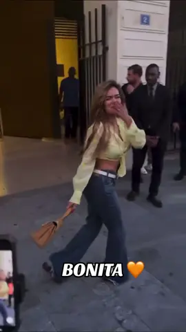 A post by @karolg on TikTok caption: 🧡✨ Feeling my self con este nuevo disco 🥹🥹🥹