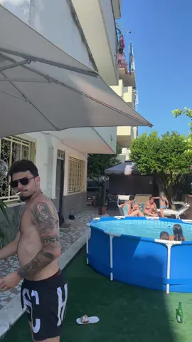 A post by @ladygagaesecondiglian on TikTok