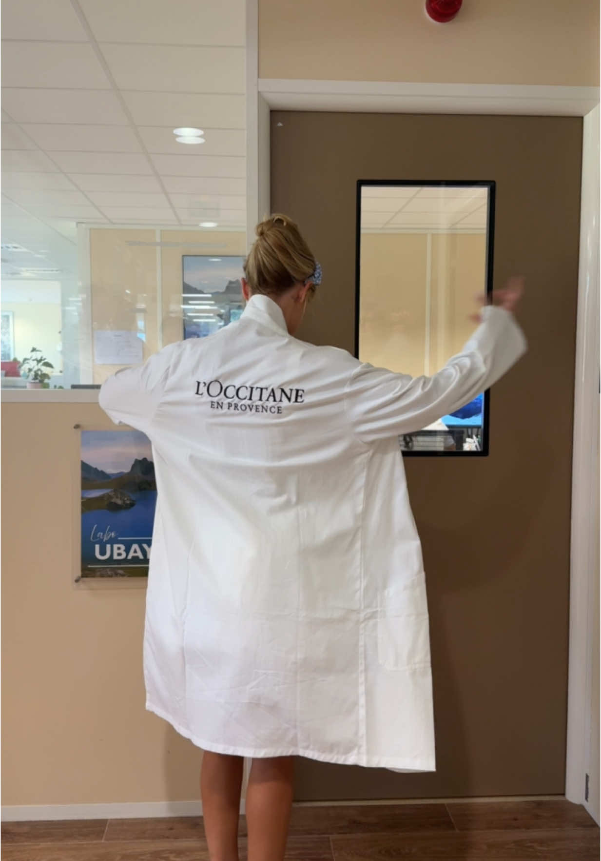 A post by @maluborgesm2 on TikTok caption: Laboratório loccitane em Provence 